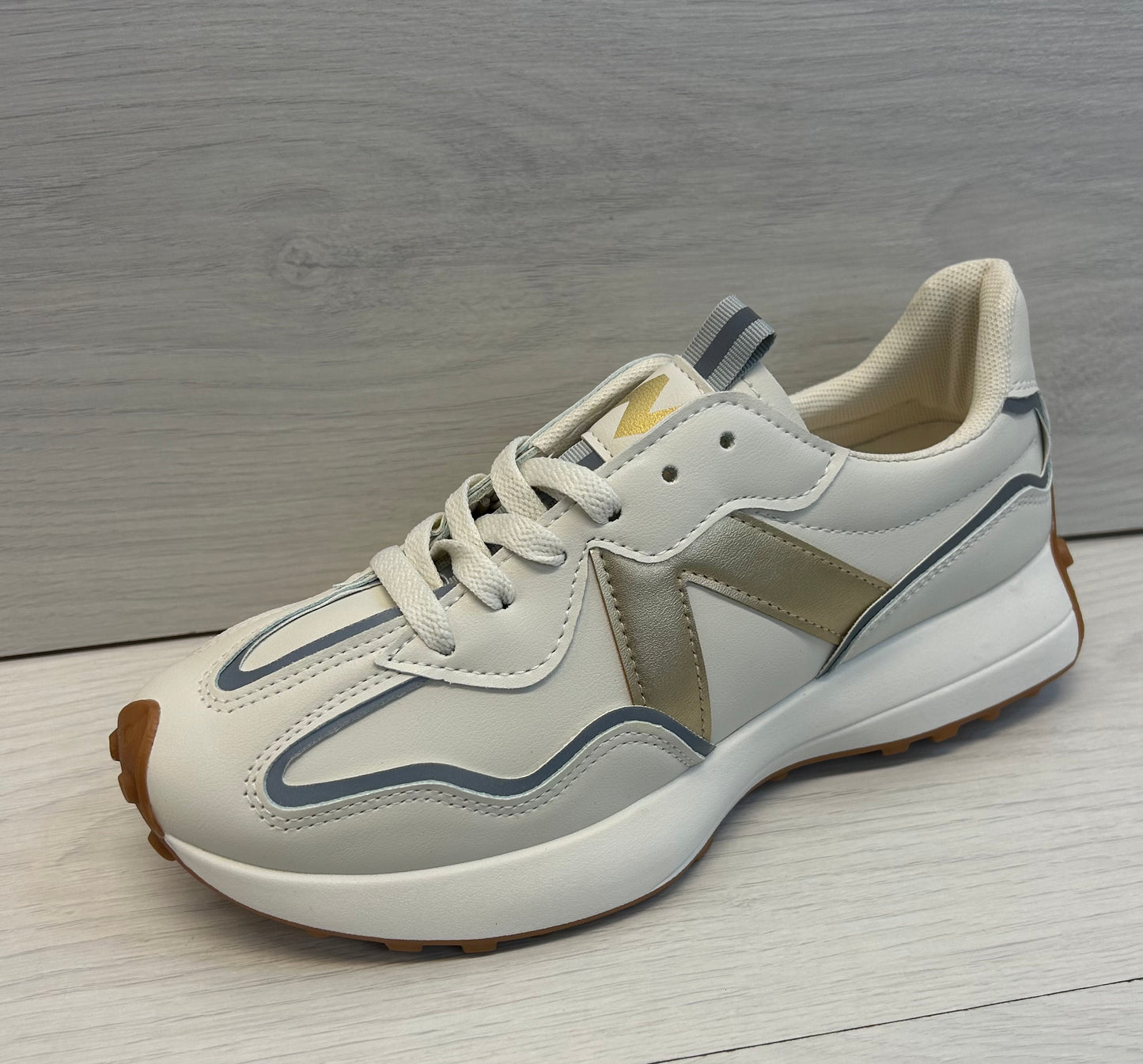 Beige/Gold trainer