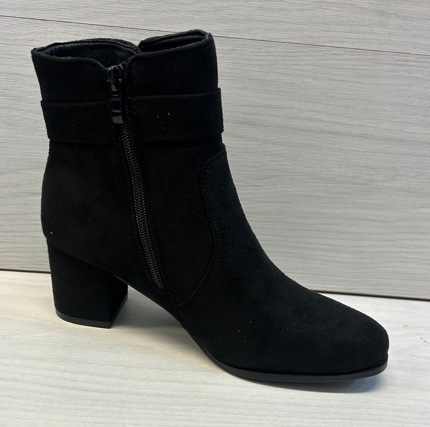 Zelda black boot