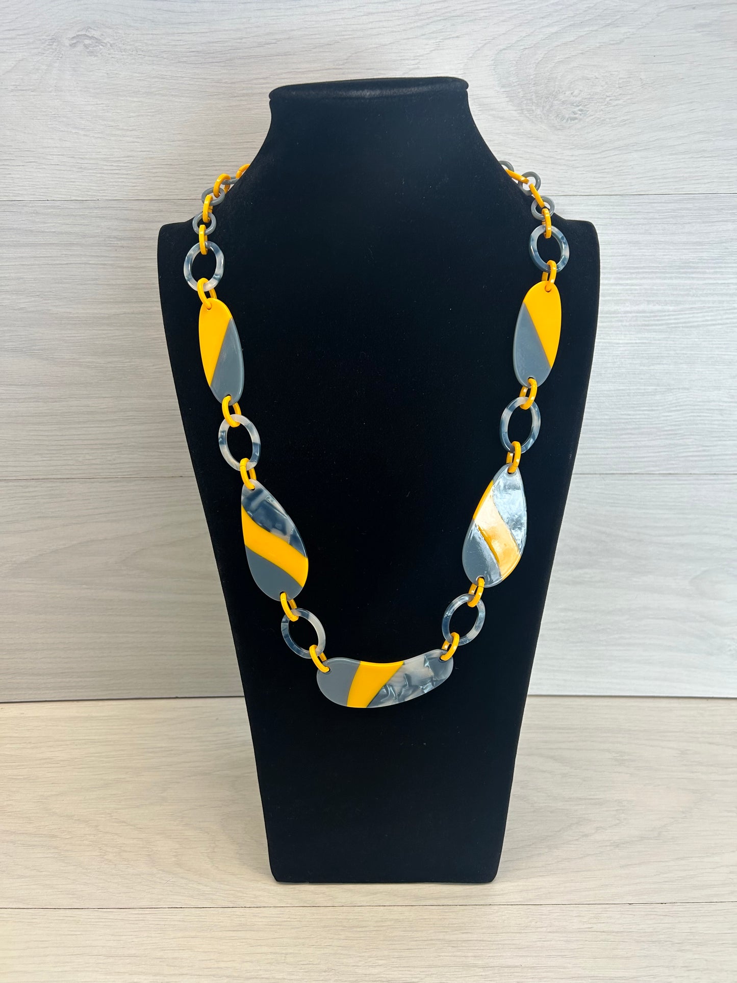 Yellow/grey acrylic Necklace