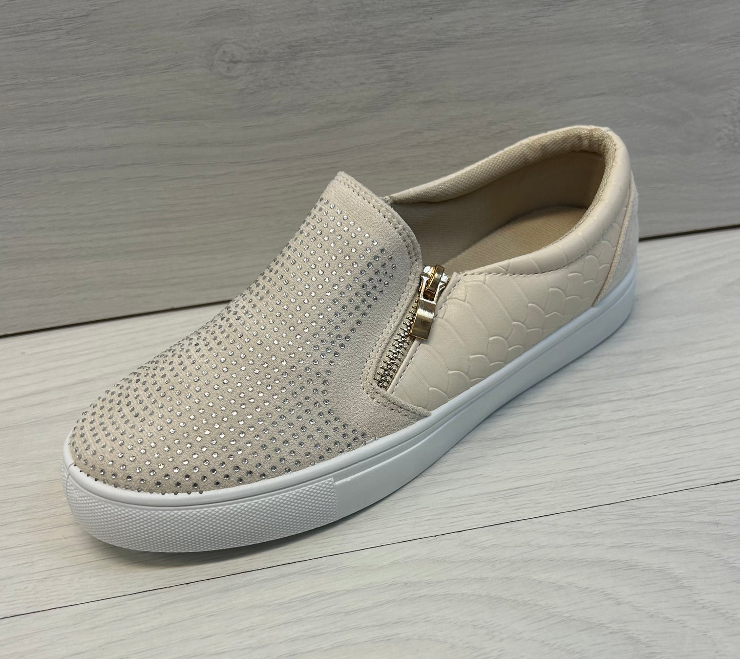 Cream zip trainer