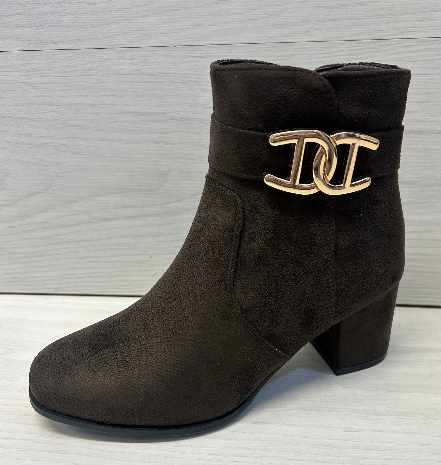 Zelda chocolate boot