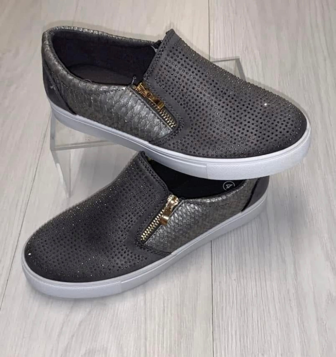 Grey zip trainer