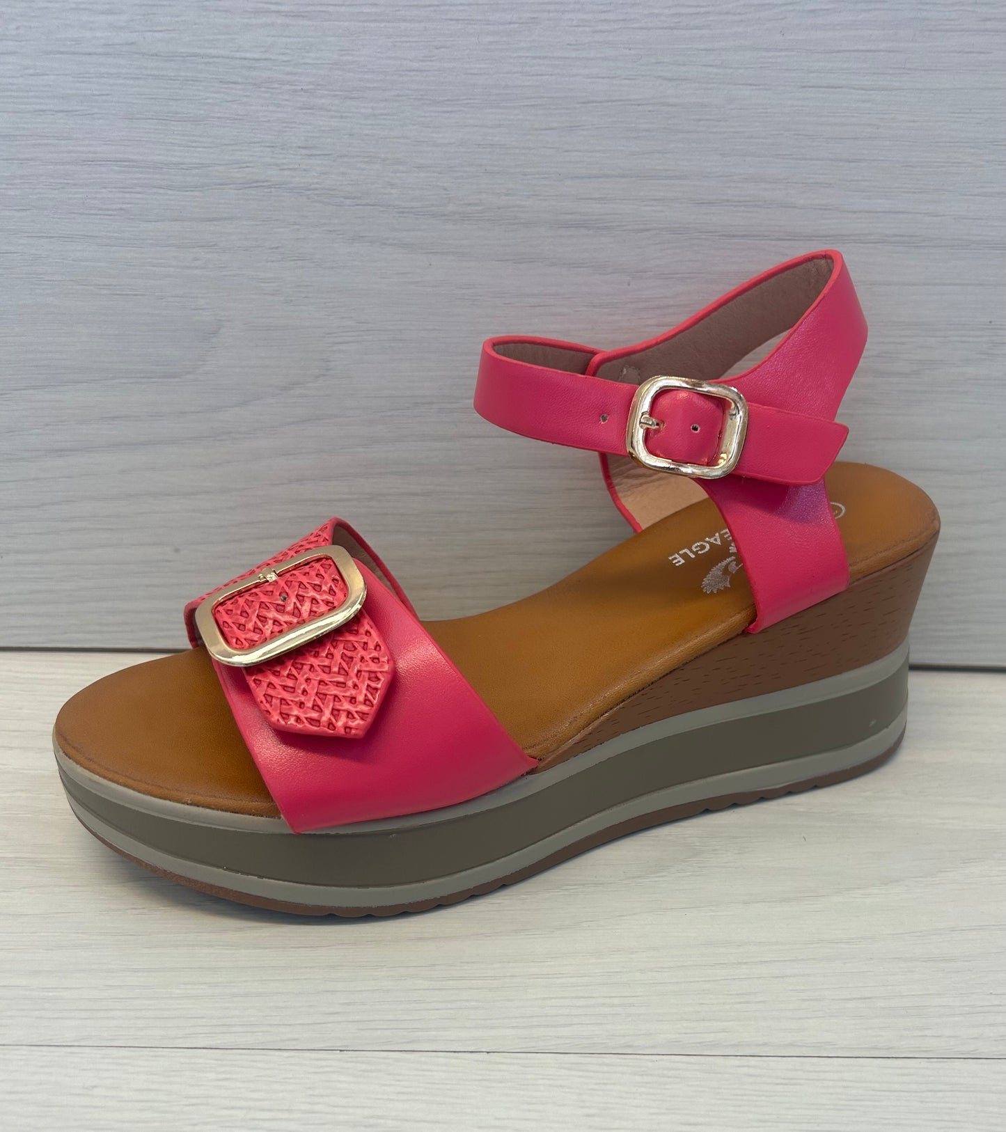 Fuchsia platform wedge