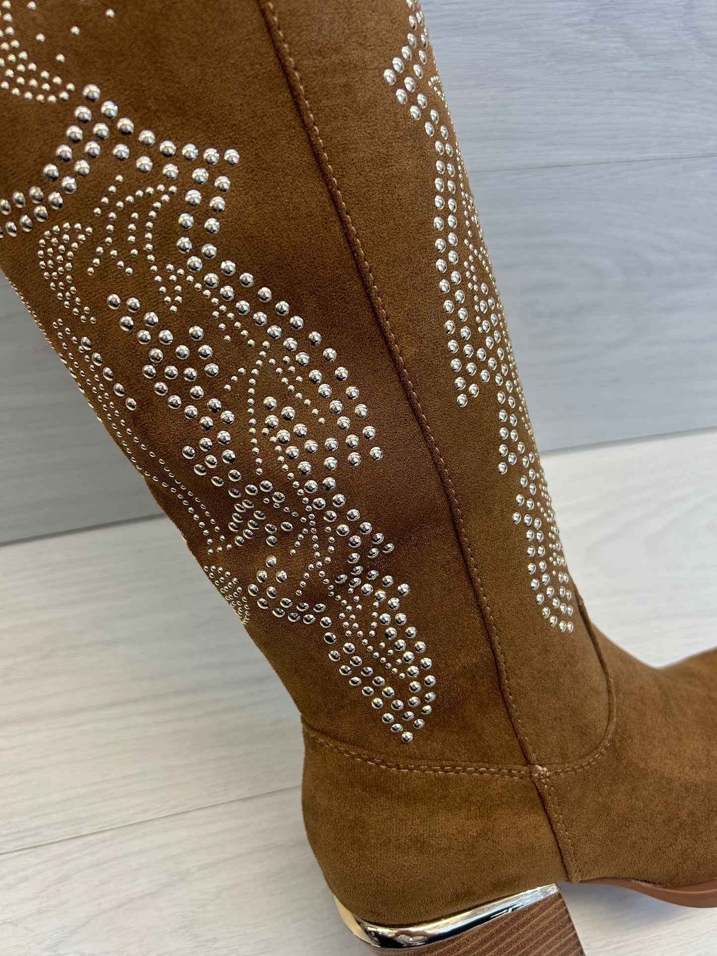 Gold Stud Camel cowboy boot