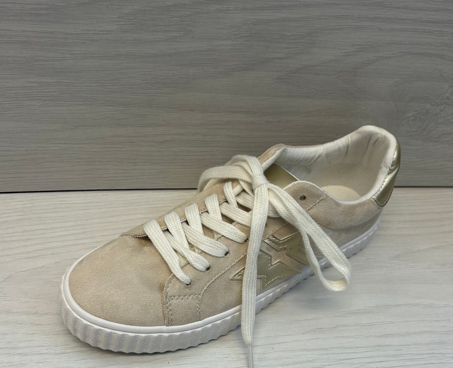 Beige/Gold trainer