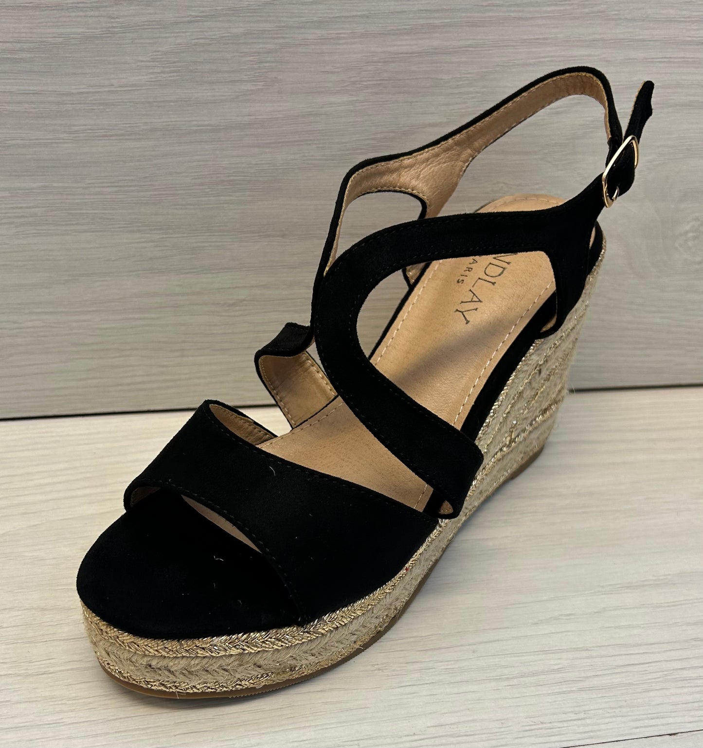 Black Wedges