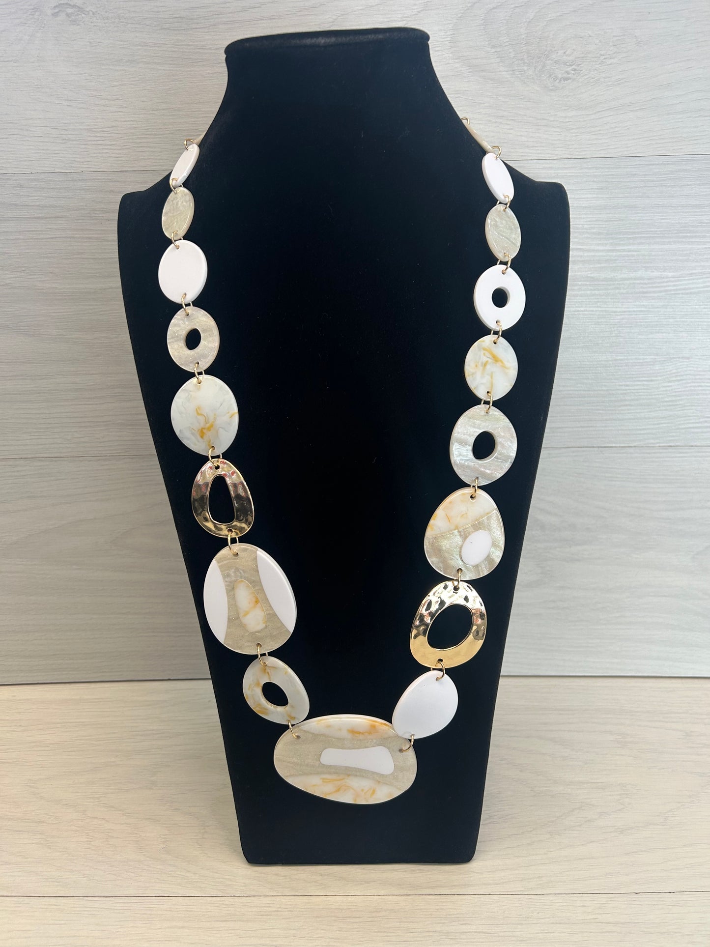 Cream/Gold acrylic Necklace
