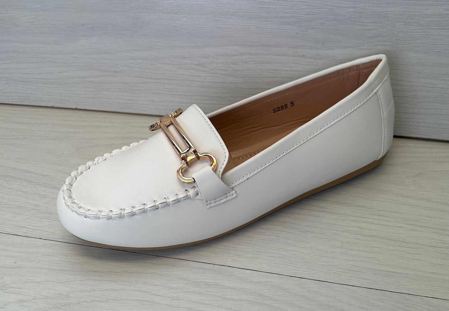 White mocks