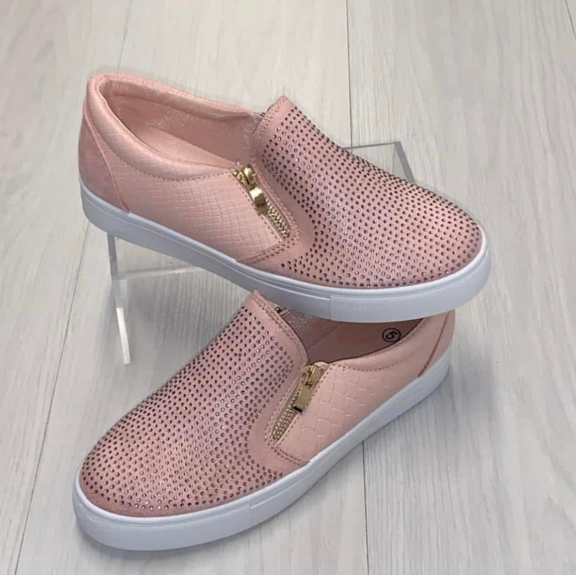 Pink zip trainer