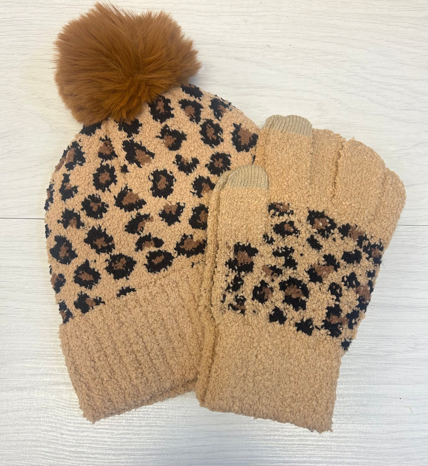 Brown leopard hat/ Glove set