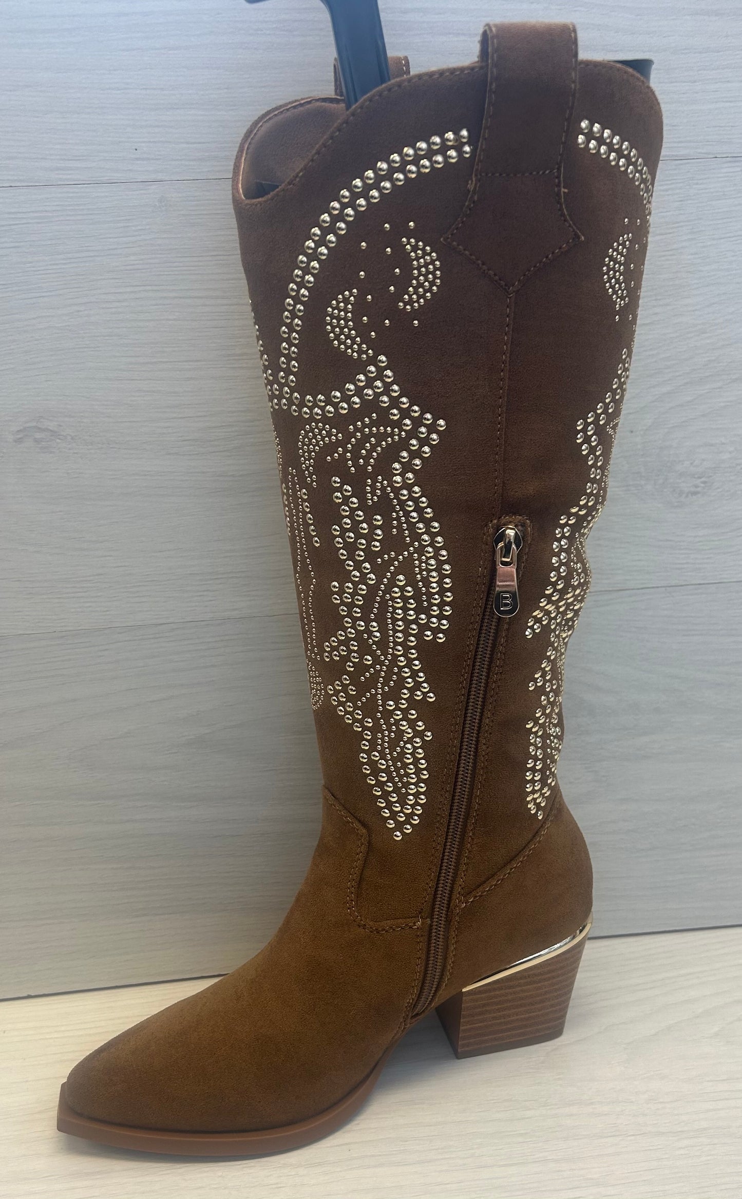 Gold Stud Camel cowboy boot