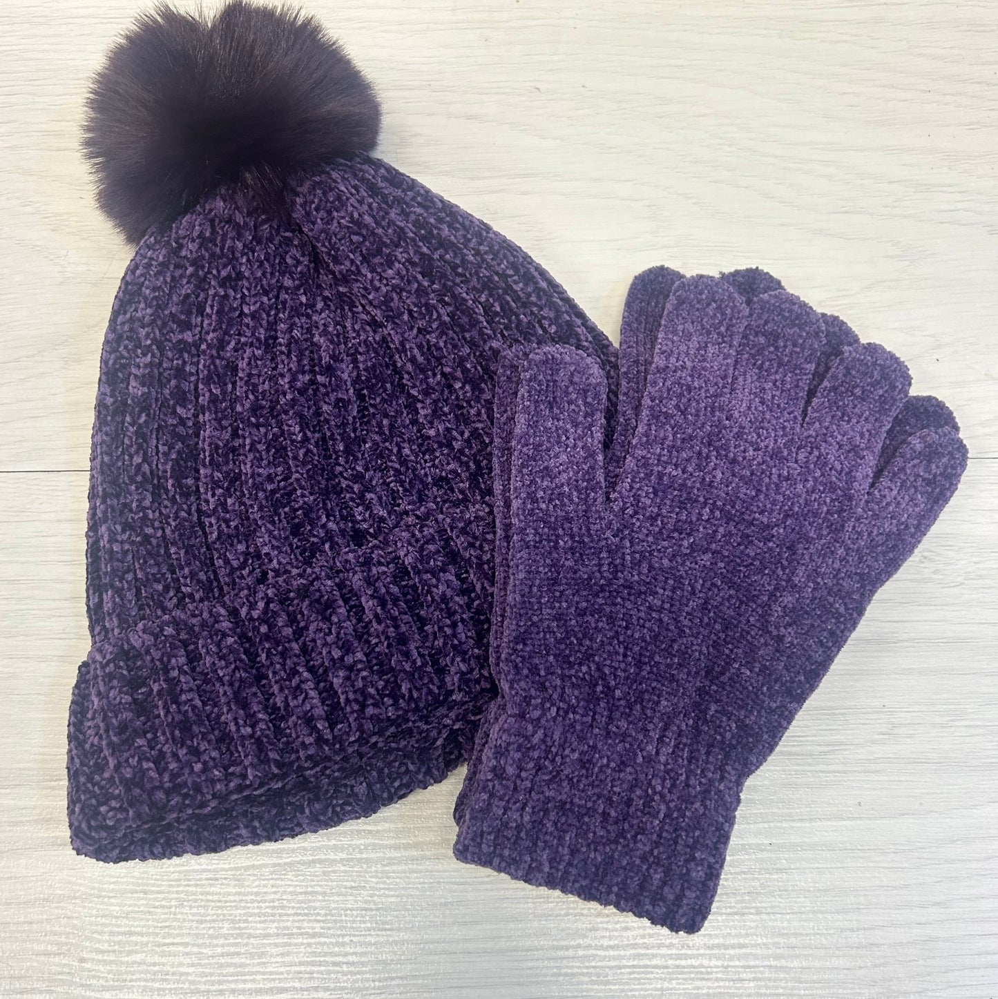 Purple hat/glove set