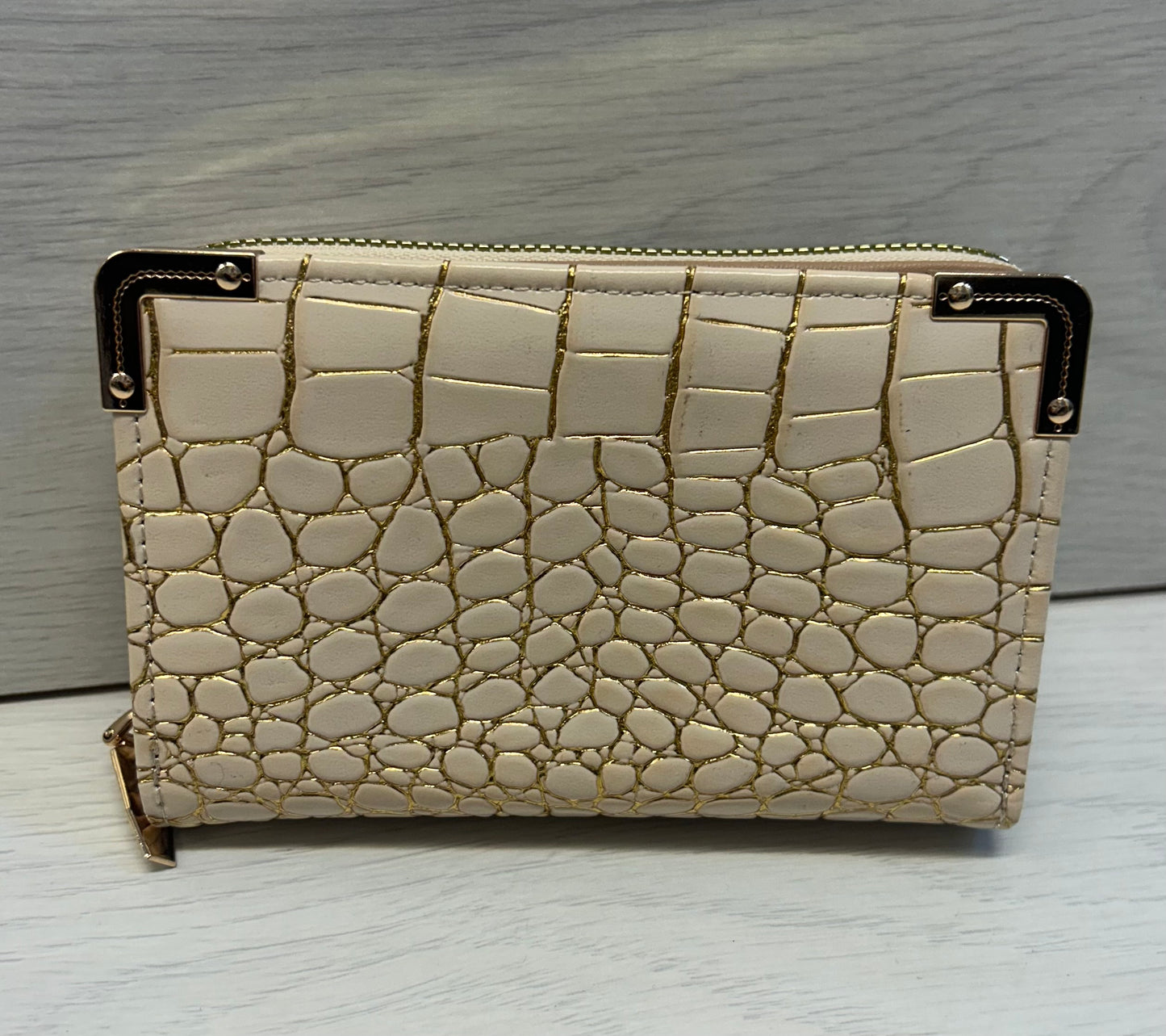 Cream/Gold croc print purse