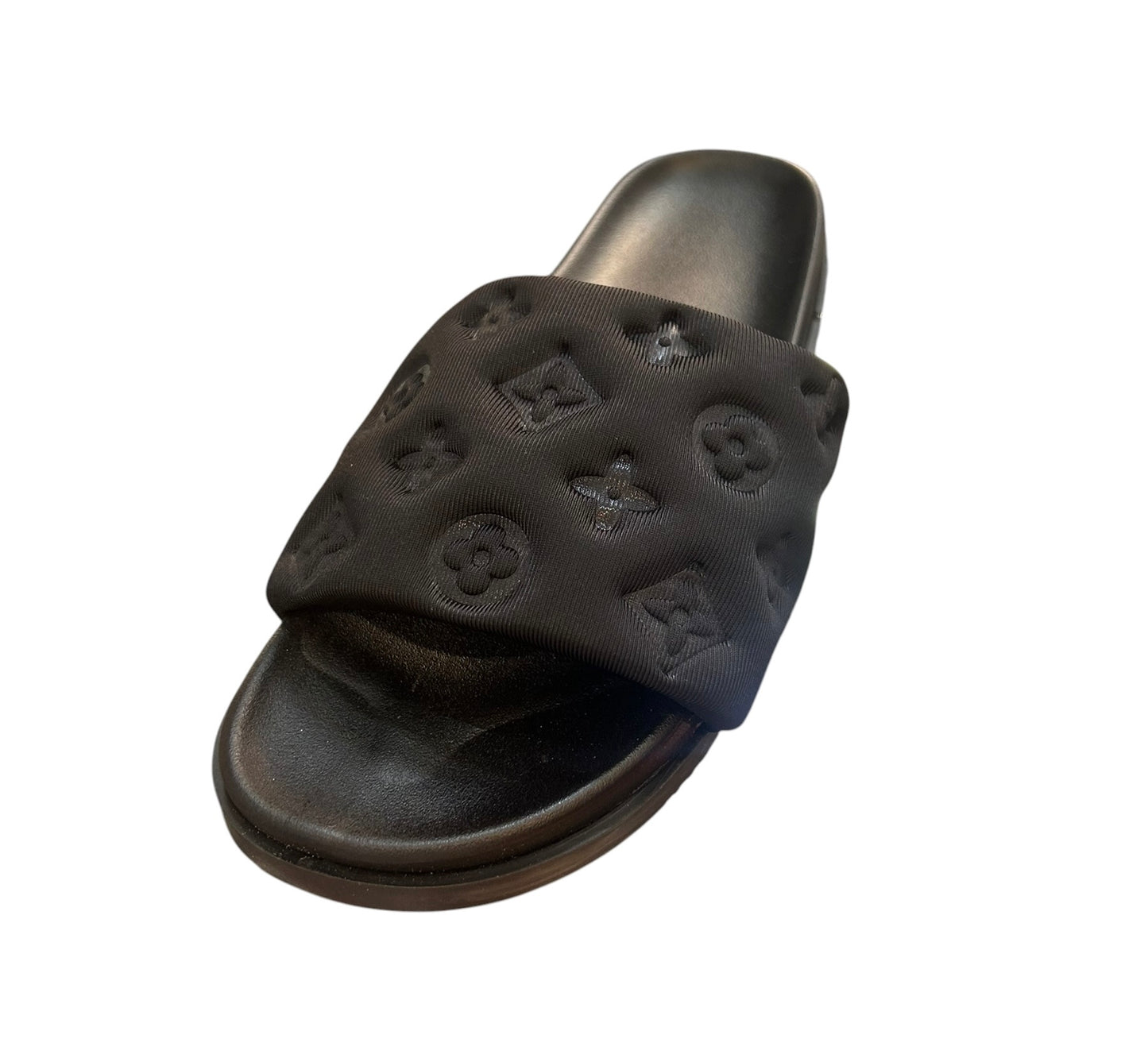 HM202 Black