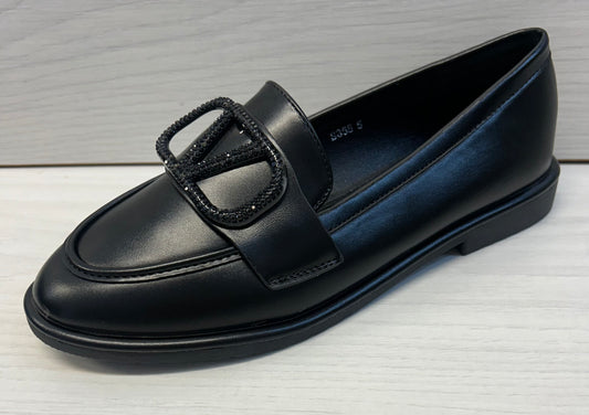Black ‘V’ loafer