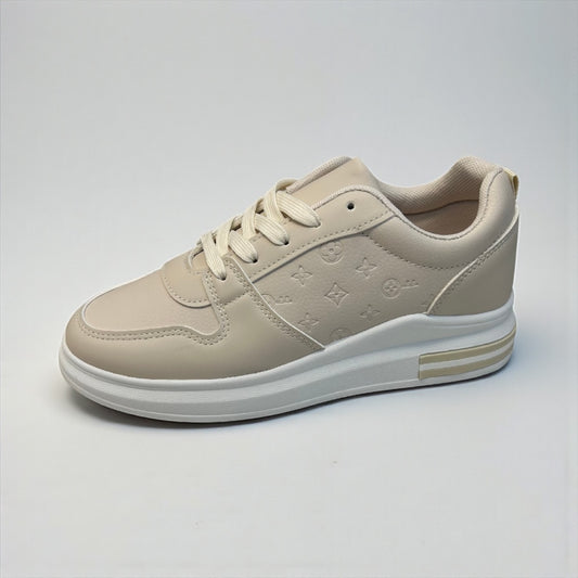 Beige trainer