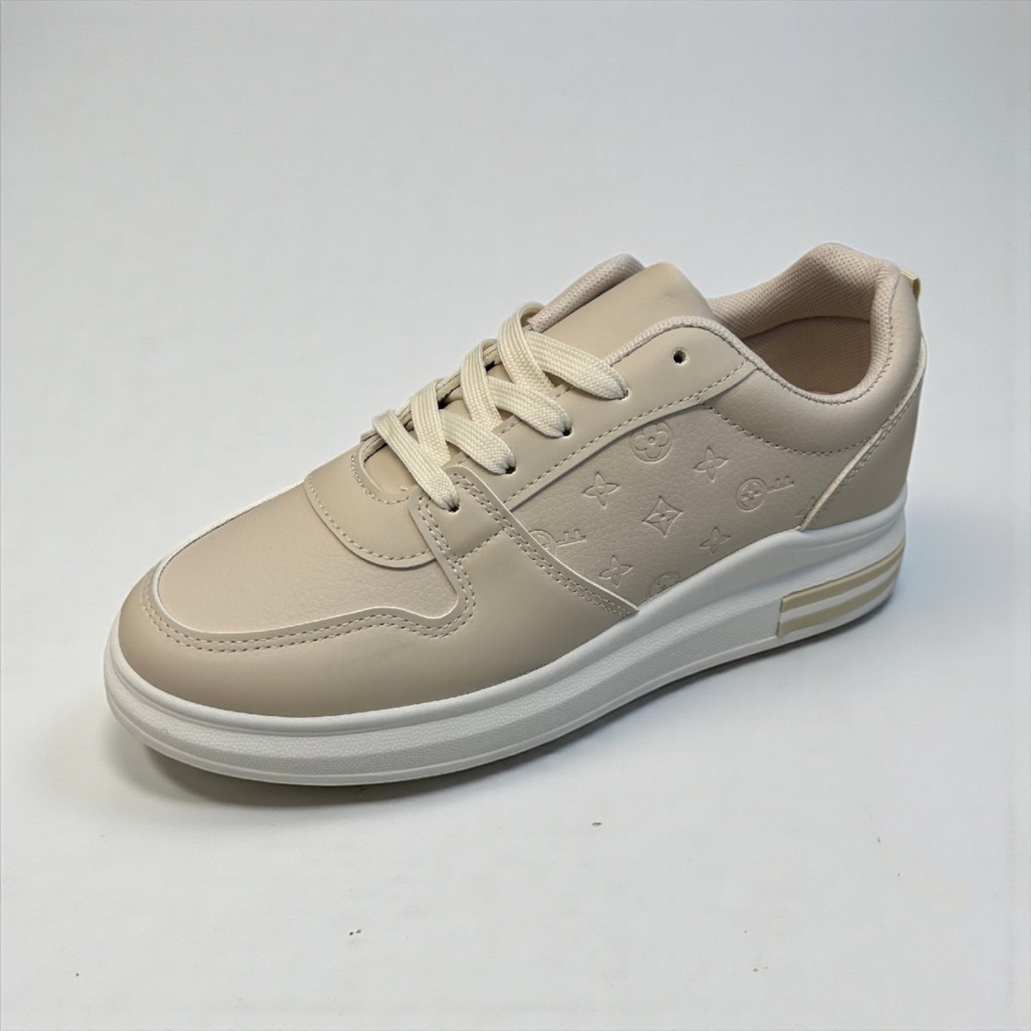 Beige trainer